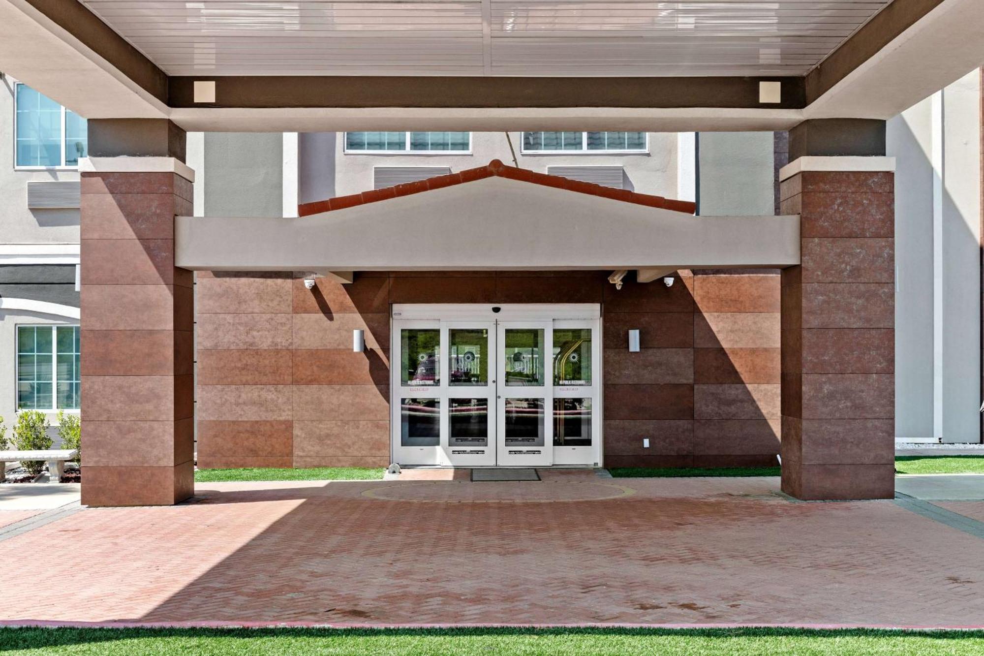 La Quinta Inn Suites By Wyndham Raymondville Harlingen Exterior foto