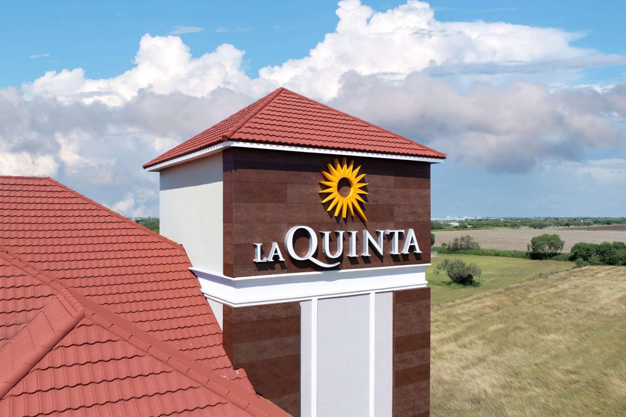 La Quinta Inn Suites By Wyndham Raymondville Harlingen Exterior foto
