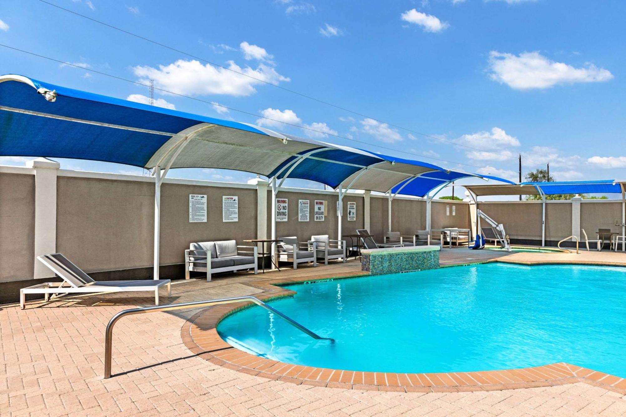 La Quinta Inn Suites By Wyndham Raymondville Harlingen Exterior foto